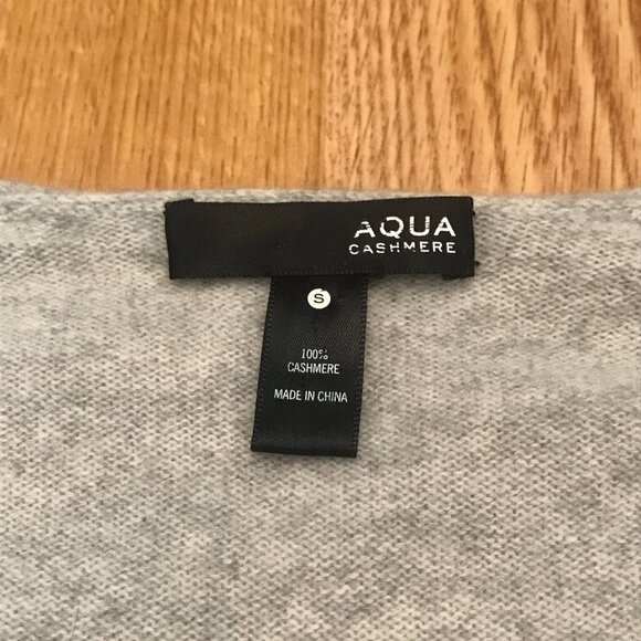 Aqua Cashmere Gray V-neck Cutout Sleeves Sweater S - Picture 4 of 9